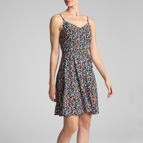 GAP Dresses & Skirts - NWT GAP Floral Cami Fit and Flare Dress GAP Dresses & Skirts - NWT GAP Floral Cami Fit and Flare Dress